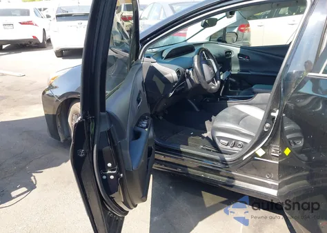 2016 Toyota Prius Four z USA, uszkodzony, nr VIN JTDKARFU7G3520404